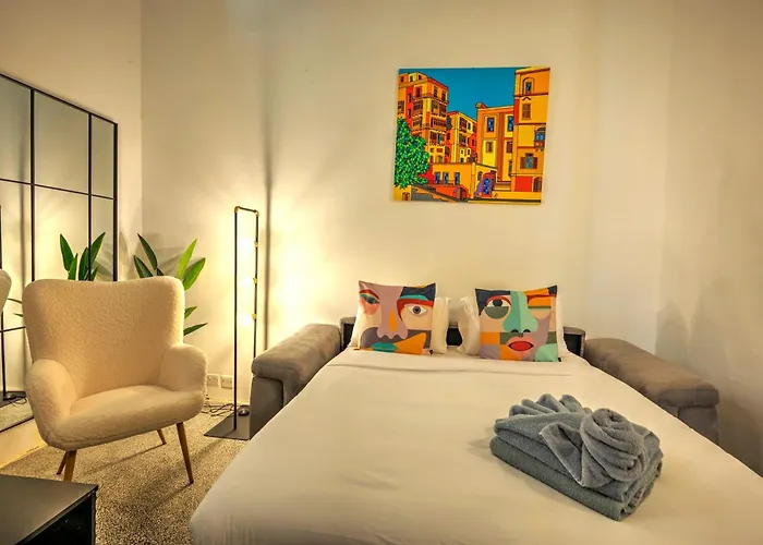 Duplex Tastefully Furnished Flat In Valletta Mcop1-1